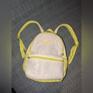 Small Nike backpack - white and green